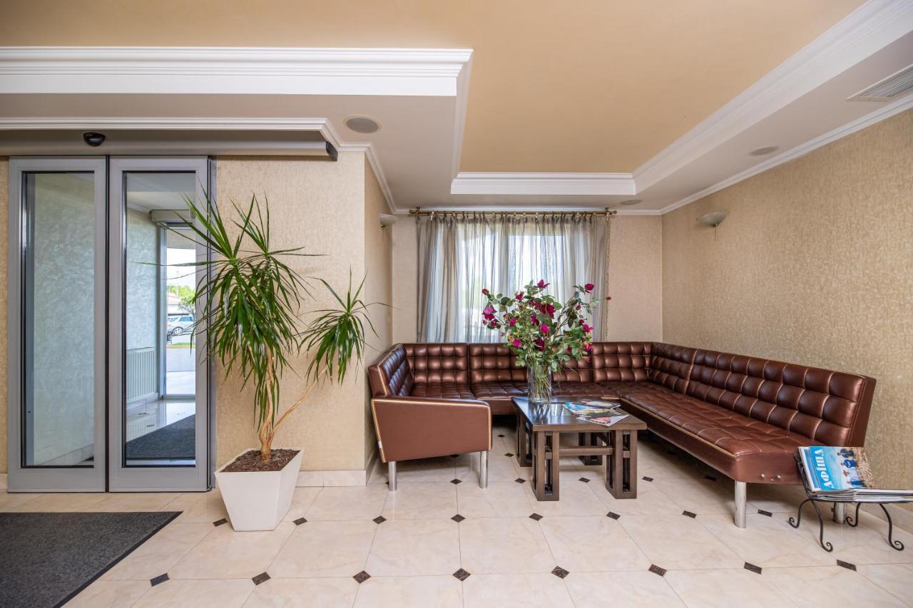 Sonata Hotel & Restaurant "Готель Соната" Lviv Exteriör bild