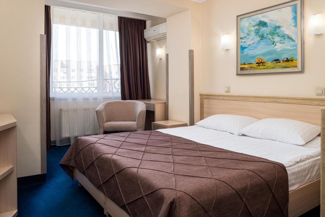 Sonata Hotel & Restaurant "Готель Соната" Lviv Exteriör bild