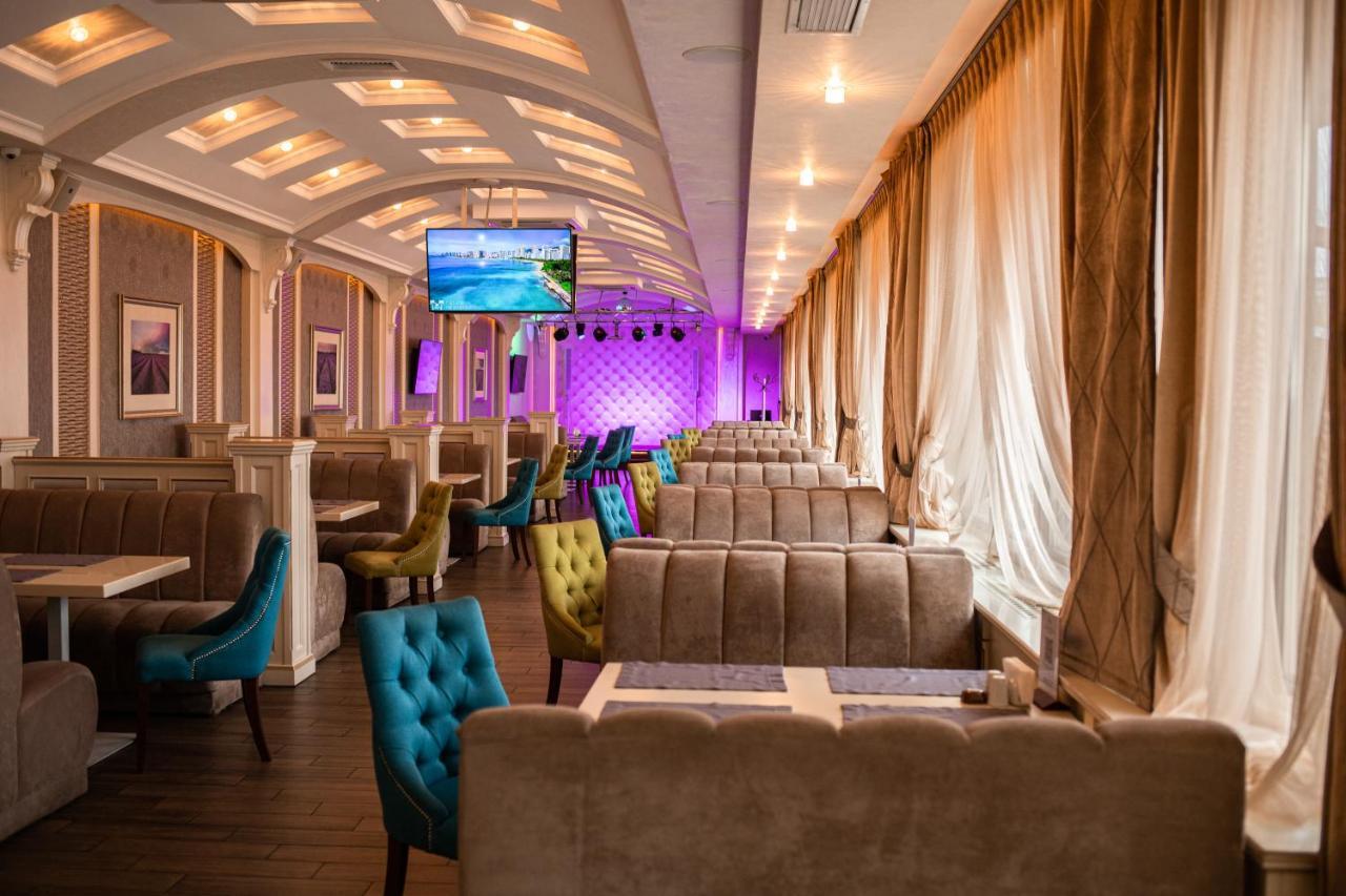 Sonata Hotel & Restaurant "Готель Соната" Lviv Exteriör bild